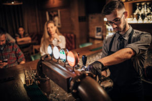 Umfrage: Sperrstunde in der Gastronomie um 22 Uhr