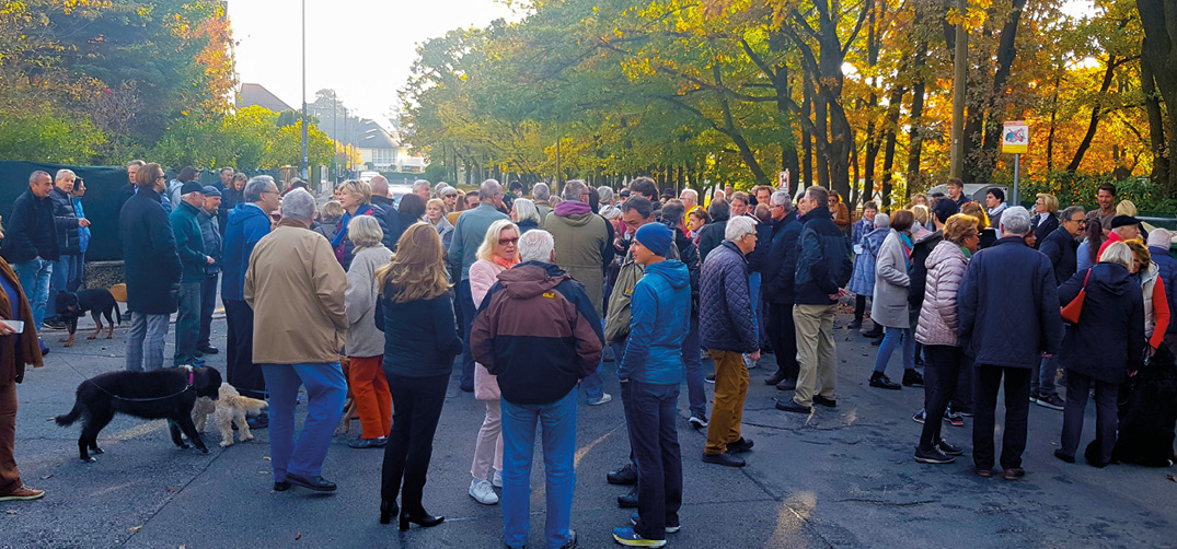 Riesenproteste im Napoleonwald