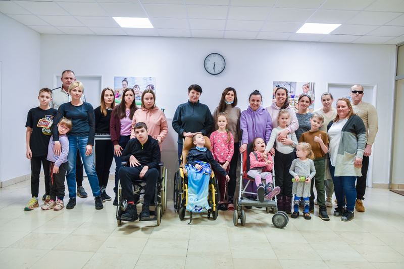 Axis für die Ukraine: Hilfe für die Schwächeren