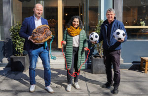 (C) Burghart: Peter Ostendorf (mel & koffie), BVin Saya Ahmad und Georg jelenko (Samariterbund) (v.l.n.r.).