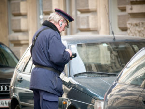 (C) Schedl Ludwig: Ab 1. Juni ist auch für PKWs aus der Ukraine ein Parkschein oder Parkpickerl notwendig.