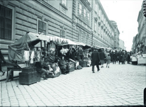 (C) Picturedesk.com: Das Marktgeschehen prägte Hernals seit Jahrhunderten. Geblieben ist der Ostermarkt am Kalvarienberg.