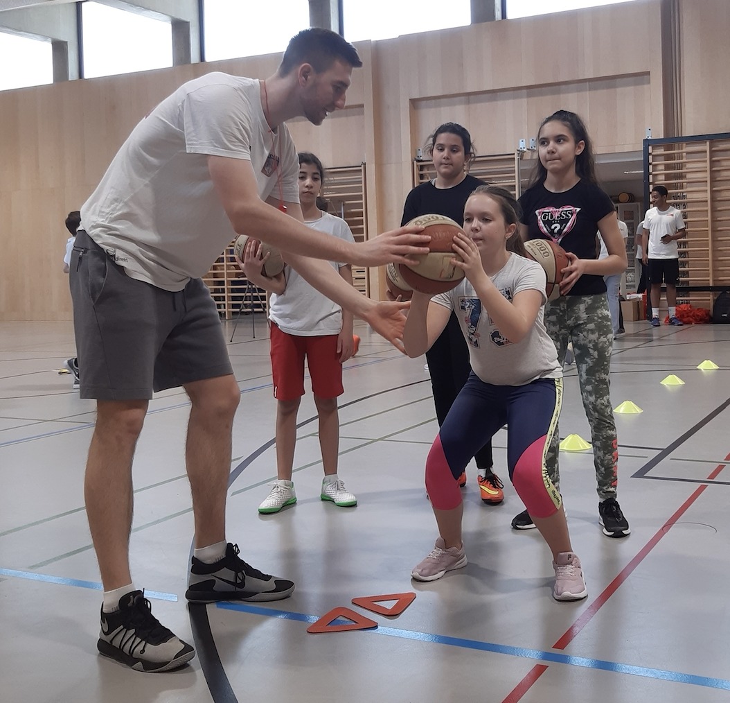 Jetzt Kommt Bewegung In Die Schulen - Kindersport-Initiative Jump ...