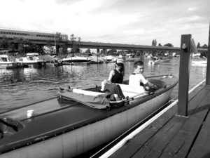 (C) zweihochzwei: Die Gastgeberin des BootCasts Emanuala Sarac mit dem Herausgeber der Tagespresse Fritz Jergitsch.