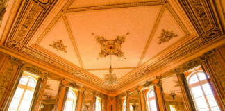 (C) Tanzschule Strobl: Das Musikzimmer des Rothschild-Palais wurde vor der Spitzhacke gerettet.