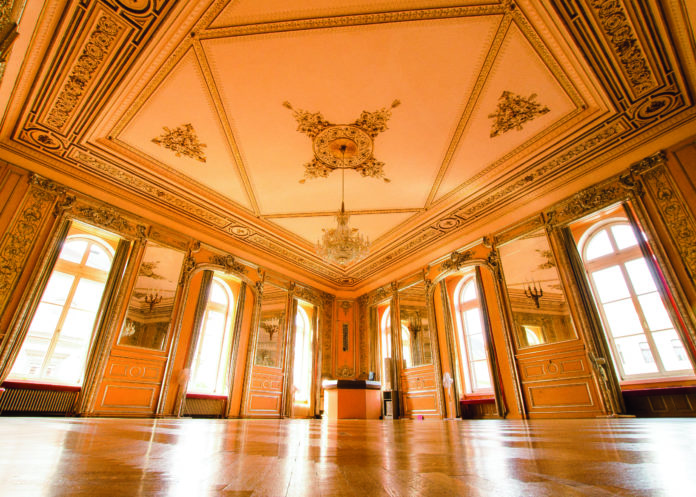 (C) Tanzschule Strobl: Das Musikzimmer des Rothschild-Palais wurde vor der Spitzhacke gerettet.