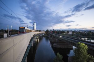 (C) Daniel Novotny: Der geübte DIF-Gast weiß, am schnellsten gehts zur Insel mit den Wiener Linien.
