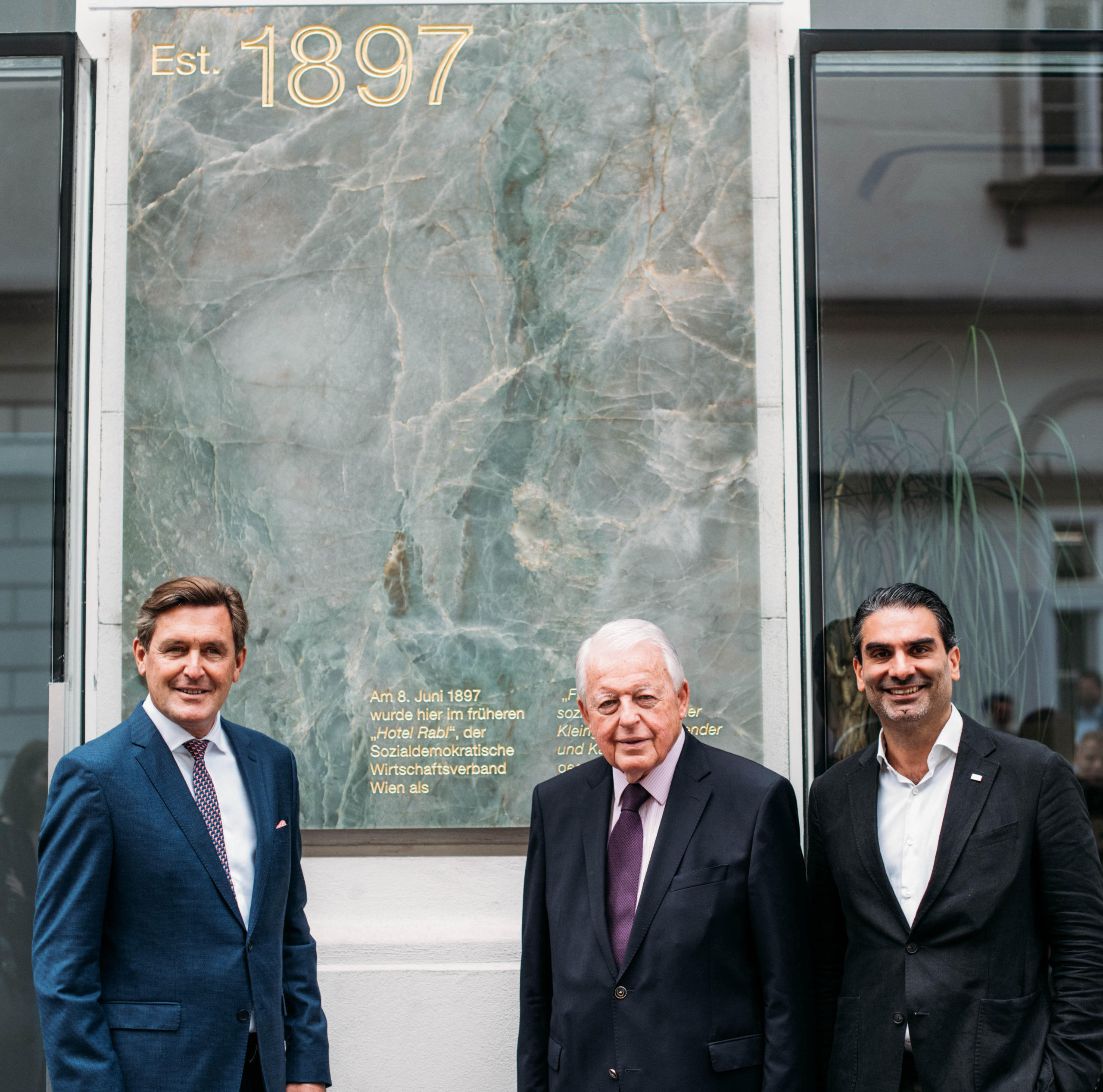 Ehrentafel zu 125 Jahre SWV Wien enthüllt