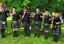 (C) Berger: Die "Austrian Piping Society Pipe Band" in Action.