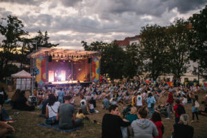 (C) Theresa Wey: Der Kultursommer 2022 lockt heuer mit neuen Bühnen - etwa wie hier beim Favoritner Wasserturm.