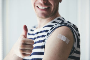 (C) istock: Unsere Leserinnen und Leser wissen: Mit der Corona-Schutzimpfung ist man gegen das Virus gewappnet.