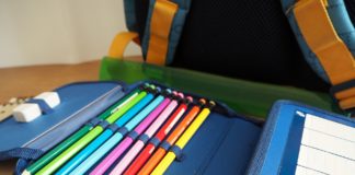 (C) pixabay: Der Schulstart ist für viele Menschen eine große finanzielle Belastung.
