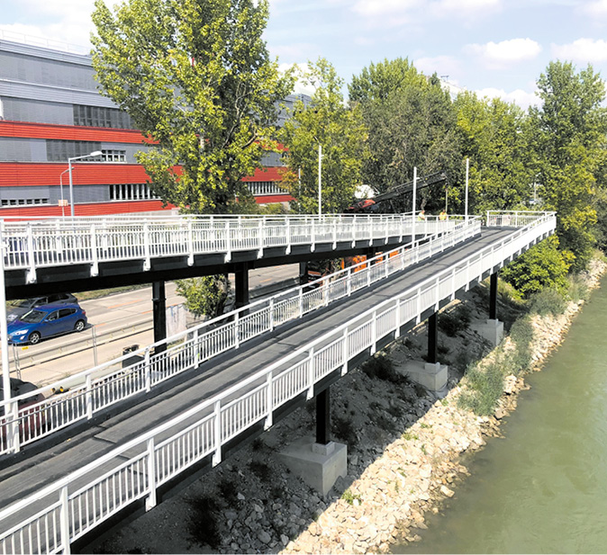(C) Robert Sommer: Die Zusatzbrücke bietet Fußgänger und Radfahrer einen sicheren Weg über den Donaukanal.