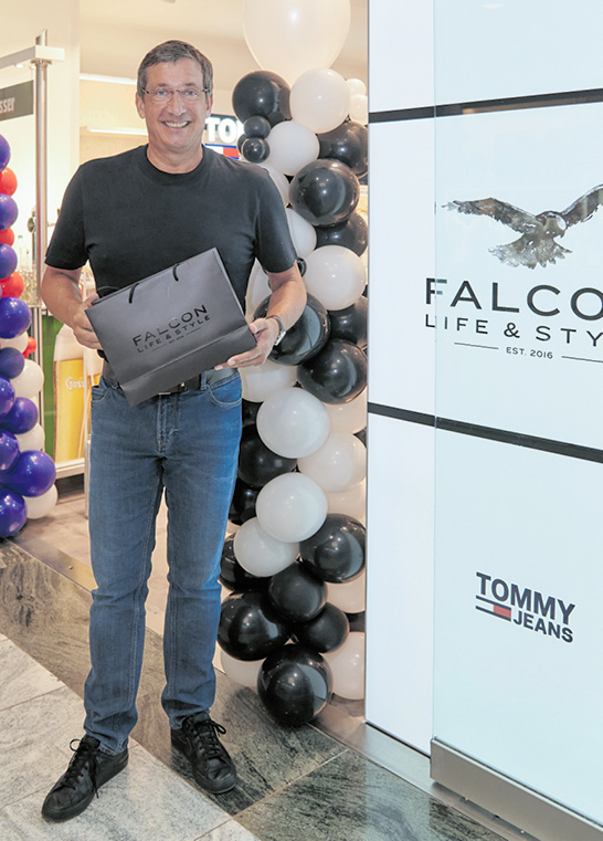 (C) FALCON Store: Auch Viktor Gernot kam zur Eröffnung des Falco Store.