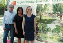 (C) BV 4: (vlnr) Bezirksvorsteherin Lea Halbwidl, Renate Anderl (AK) und Christoph Klein (AK) präsentierten die Pläne für den neuen Anton-Benya-Park.