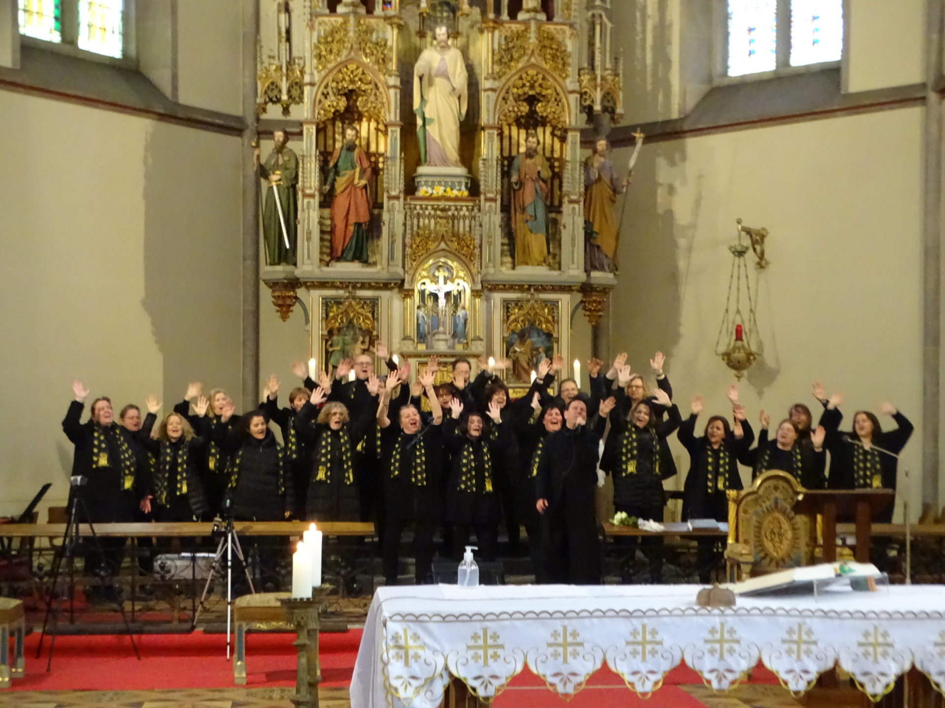 Singen Sie mit im und in der GospelMesse in der Votivkirche Wiener
