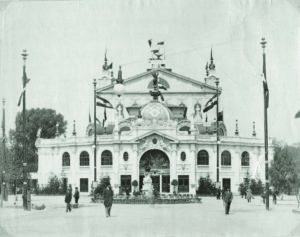 (C) Archiv Lunzer / brandstaetter images / picturedesk.com: Das berühmte Thaila-Theater wurde 1856 als Sommertheater errichtet. Der Holzbau ruhte auf drei eisernen Säulen und bot 4.000 Personen Platz.