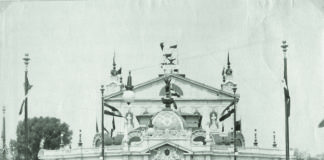 (C) Archiv Lunzer / brandstaetter images / picturedesk.com: Das berühmte Thaila-Theater wurde 1856 als Sommertheater errichtet. Der Holzbau ruhte auf drei eisernen Säulen und bot 4.000 Personen Platz.