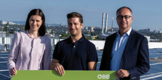 (C) ÖBB Sailer Brothers: Tanja Kienegger, Thomas Köck und Johann Pluy (r.) bringen grüne Energie auf Schiene.