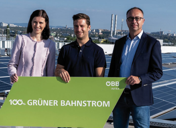 (C) ÖBB Sailer Brothers: Tanja Kienegger, Thomas Köck und Johann Pluy (r.) bringen grüne Energie auf Schiene.