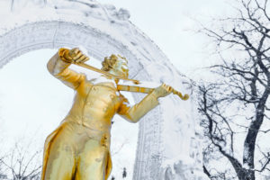 (C) Schedl: Ein ganzjähriger Festreigen zum 200. Geburtstag von Johann Strauß Sohn ist in Planung.