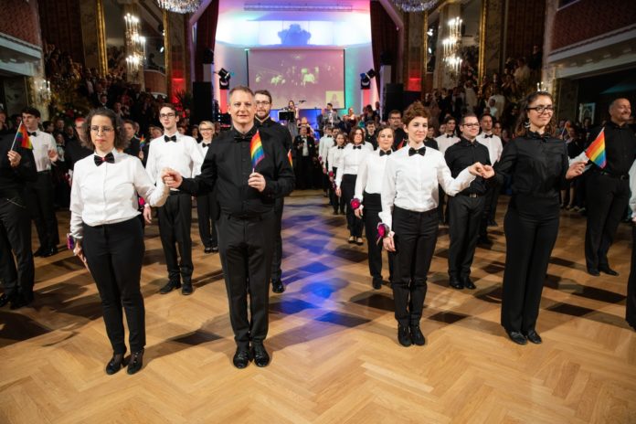 (C) Martin Hron: Der Online-Vorverkauf für den Regenbogenball startete am 1. November.