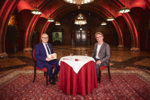 (C) Burghart: Paul Tesarek im Gespräch mit Bezirksvorsteher Martin Fabisch.