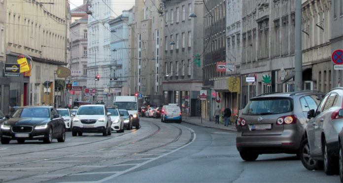 (C) Krause: Noch hat die Hernalser Hauptstraße in weiten Bereichen nicht den Standard einer Geschäftsstraße. Das soll sich jetzt aber bald ändern.
