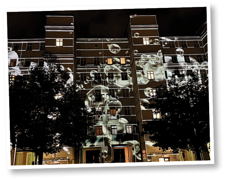 Die „Arbeiterburg“ erstrahlte zum Kunstwerk