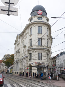(C) Krause: An der Stelle des ehemaligen hernalser Schlosses steht heute das eindrucksvolle bank-Gebäude, in dem auch das Bezirksmuseum untergebracht ist.