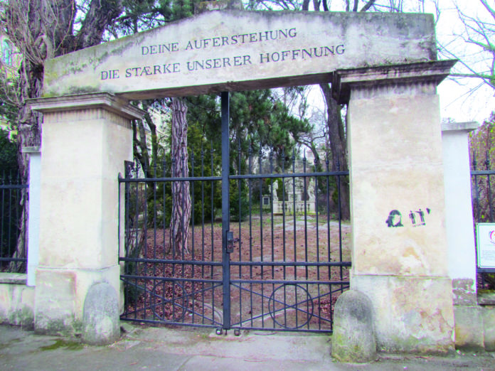 (C) Krause: Schubert, Beethoven und Nestroy waren hier beigesetzt.