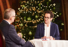 (C) Stefan Burghart: Paul Tesarek im Gespräch mit Bezirksvorsteher Markus Reiter.
