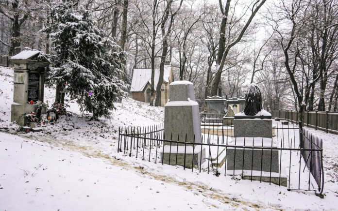 (C) Privat: Die Atmosphäre auf dem Kahlenberger Friedhof stimmt auf das Weihnachtsfest ein.(C) Privat: Die Atmosphäre auf dem Kahlenberger Friedhof stimmt auf das Weihnachtsfest ein.