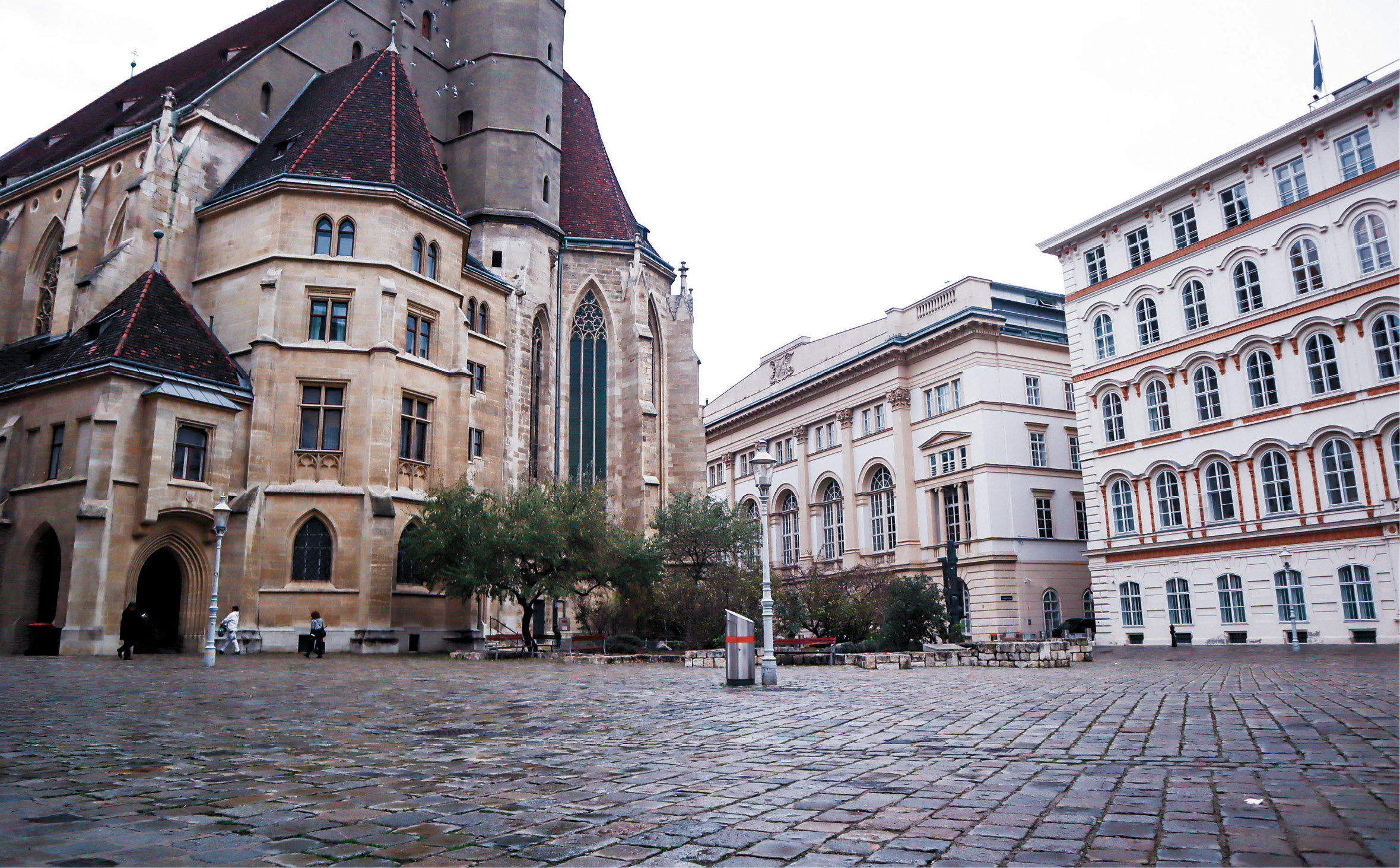 Wie ein Klosterfriedhof zum Regierungszentrum wurde