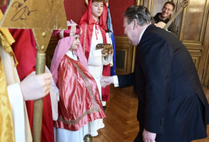 (C) Jobst / PID: Bürgermeister Michael Ludwig empfängt die Sternsinger im Wiener Rathaus.
