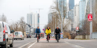 (C) PID/Fürthner: Wiens Radverkehrsbeauftragter Martin Blum, Mobilitätsstadträtin Ulli Sima und Bezirksvorsteher Ernst Nevrivy bei der Eröffnung der 1. Etappe von Wiens Mega-Radhighway.