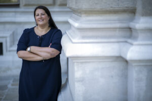 (C) Bubu Dujmic: „Die erfolgreiche Bilanz zeigt, dass wir mit dem ,Stadt Wien Frauenzentrum ‘ eine wichtige, kostenlose Anlaufstelle haben, um Frauen in Wien noch besser zu unterstützen“, so Vizebürgermeisterin Kathrin Gaál.