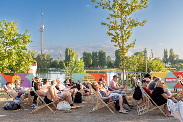 (C) Kultursommer Wien / Judith Stehlik: Auch heuer verwandelt sich der Mühlschüttelpark an der Alten Donau zur Open-Air-Bühne.