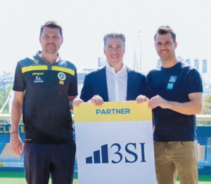 (C) Vienna: Ivanschitz (r.) übernimmt von Katzer – Mitte: Sponsor Michael Schmidt.