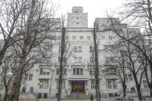 (C) Joham: Gemeinderätin Julia Kilka übt an der Erhöhung der Bädertarife Kritik.