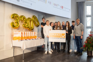 (C) FSW: Mit dem Finanzführerschein sind diese Schülerinnen und Schüler bestens für das Finanzleben gerüstet.