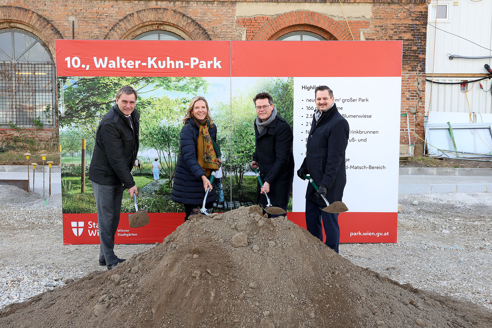 Spatenstich für neuen Park mit Klimawald