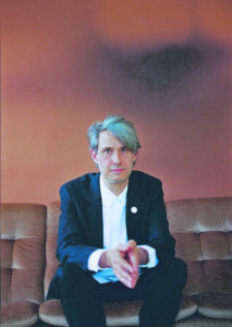 (C) Gloria Endres De Oliveira: Dirk von Lowtzow liest (und singt) am 21. April im Volstheater.