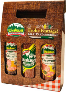 (C) Wiesbauer: Das schicke Wurst-Tragerl in Holzoptik eignet sich als kleine Oster-Überraschung.