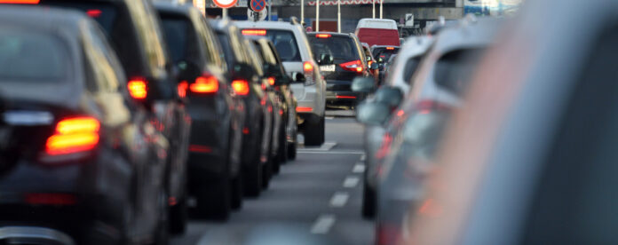 (C) iStock by Getty Images: Am Montagabend sollten Autofahrer über den Gürtel ausweichen.