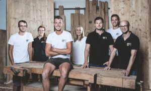 (C) Thomas Gobauer: Harald Aichinger (3.v.l.) und sein Team setzen auf Nachhaltigkeit.