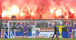 Pyrotechnik ist verboten – den Fußball-Klubs ist das völlig egal, vor allem auch Rapid (Bild: Schatzer).