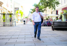 (C) Schedl: Wilfried Zankl ist in Meidling oft und gerne zu Fuß unterwegs.