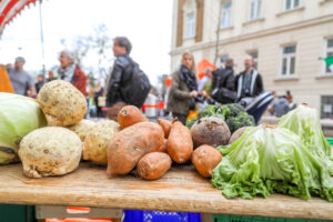Regionales Gemüse am Matznermarkt in Penzing.