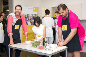 ©Wiener Hilfswerk/Veronika Steinberger: Clemens Unterreiner in der Aktionsraum-Küche